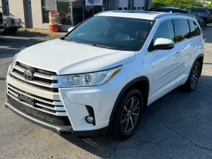 Toyota Highlander 3.5L 6 2017