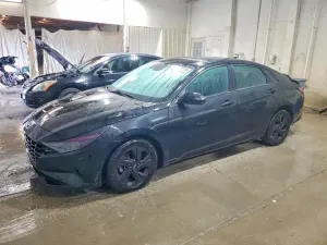 Hyundai Elantra 2.0L 4 2021