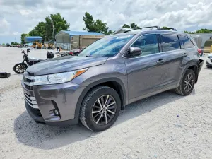 Toyota Highlander 3.5L 6 2017