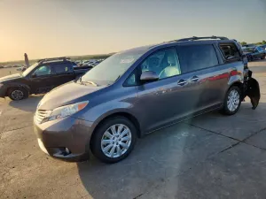 Toyota Sienna 3.5L 6 2015