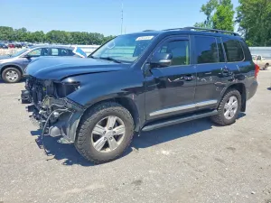 Toyota Land Cruiser 5.7L 8 2014