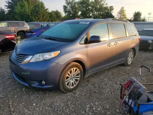 Toyota Sienna 3.5L 6 2015