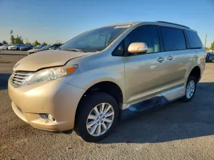 Toyota Sienna 3.5L 6 2014