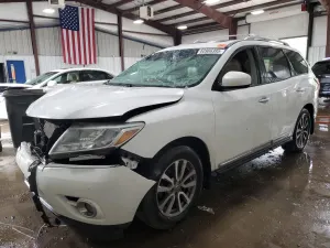 Nissan Pathfinder S 3.5L 6 2013