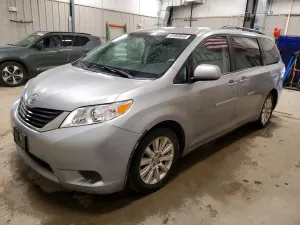 Toyota Sienna 3.5L 6 2011