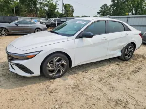 Hyundai Elantra 2.0L 4 2025