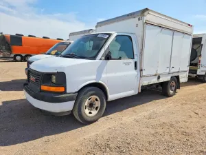 GMC Savana 4.8L 8 2007