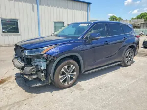 Toyota Highlander 3.5L 6 2021