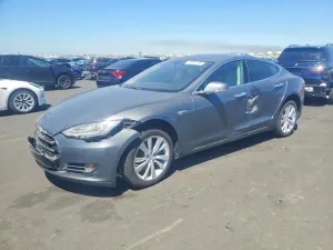 Tesla Model S 2014