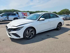 Hyundai Elantra 2.0L 4 2025
