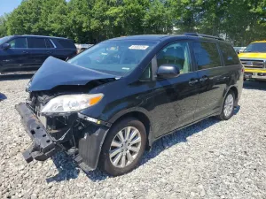 Toyota Sienna 3.5L 6 2015