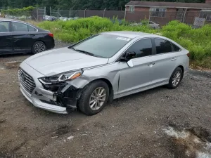 Hyundai Sonata SE 2.4L 4 2019