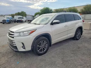 Toyota Highlander 3.5L 6 2017