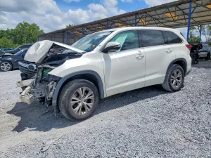 Toyota Highlander 3.5L 6 2015