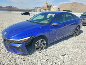 Hyundai Elantra 2.0L 4 2025