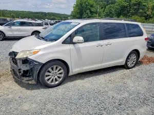 Toyota Sienna 3.5L 6 2014