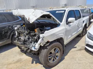 Nissan Frontier 3.8L 6 2025