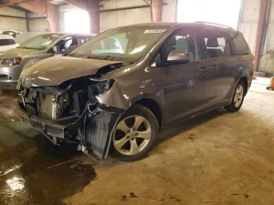 Toyota Sienna 3.5L 6 2013