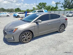 Hyundai Elantra 2.0L 4 2020