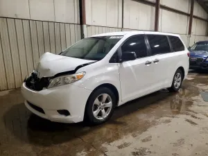 Toyota Sienna 3.5L 6 2015