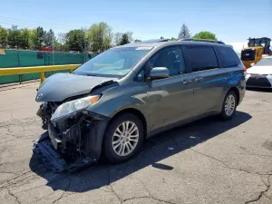 Toyota Sienna 3.5L 6 2012