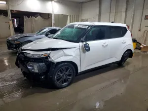 Kia Soul 2.0L 4 2021
