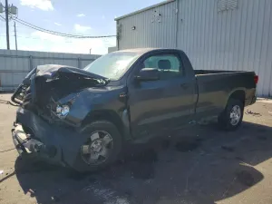 Toyota Tundra 5.7L 8 2013