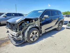 Toyota Highlander 3.5L 6 2021