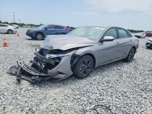 Hyundai Elantra 2.0L 4 2023