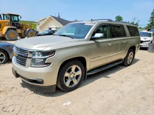 Chevrolet Suburban 5.3L 8 2015