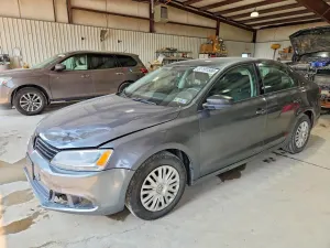 Volkswagen Jetta 2.0L 4 2012