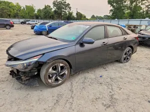 Hyundai Elantra 2.0L 4 2023