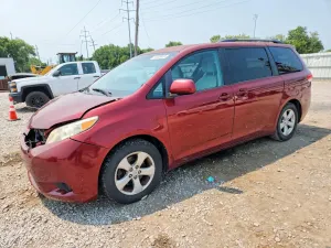 Toyota Sienna 3.5L 6 2011