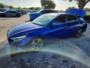 Hyundai Elantra 2.0L 4 2023