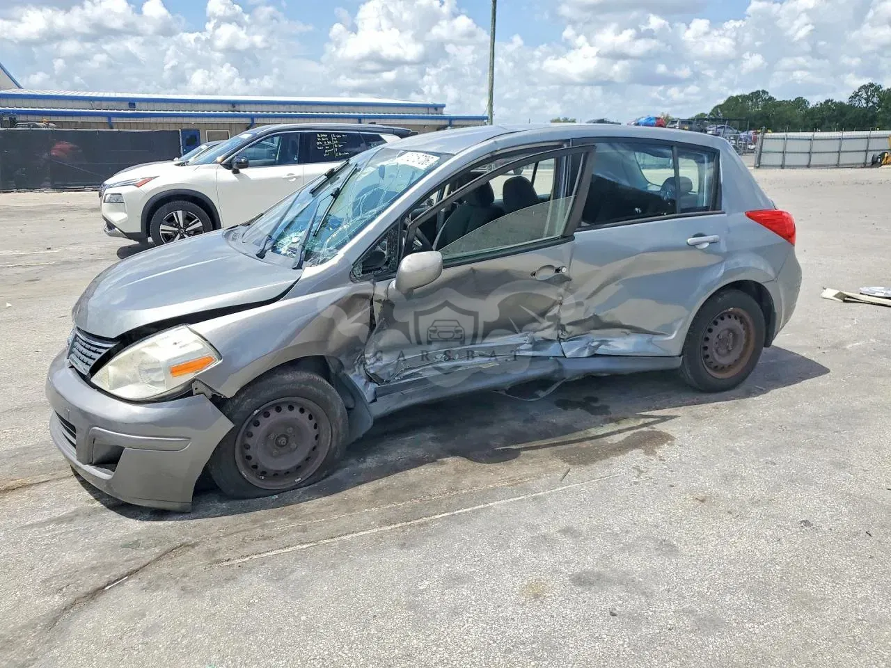 Nissan Versa 1.8L 4 2010
