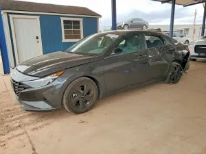 Hyundai Elantra 2.0L 4 2022