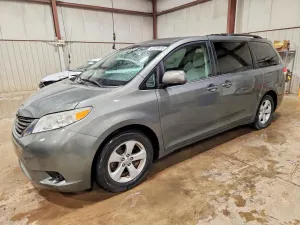 Toyota Sienna 3.5L 6 2011