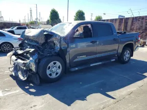 Toyota Tundra 5.7L 8 2016