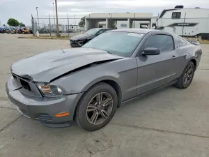Ford Mustang 3.7L 6 2011