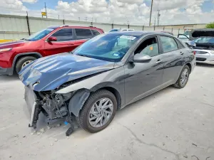 Hyundai Elantra 2.0L 4 2024