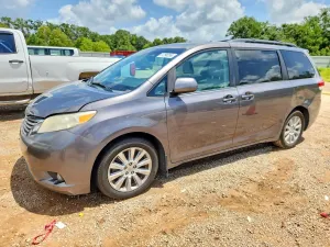 Toyota Sienna 3.5L 6 2011