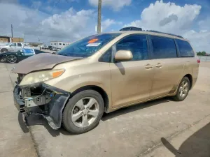Toyota Sienna 3.5L 6 2011