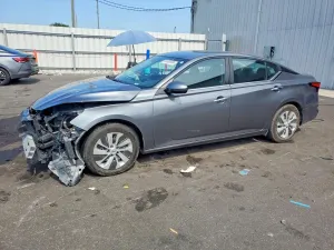 Nissan Altima 2.5L 4 2020