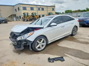 Hyundai Sonata 2.0L 4 2015