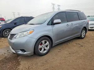 Toyota Sienna 3.5L 6 2014