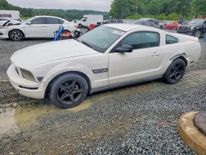 Ford Mustang 4.0L 6 2005