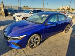 Hyundai Elantra 2.0L 4 2025
