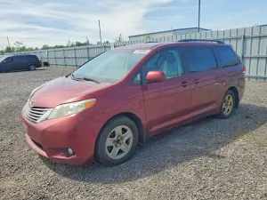 Toyota Sienna 3.5L 6 2014