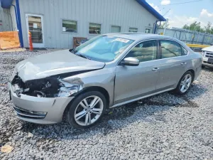 Volkswagen Passat 2.0L 4 2013
