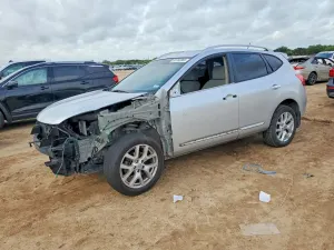 Nissan Rogue 2.5L 4 2013